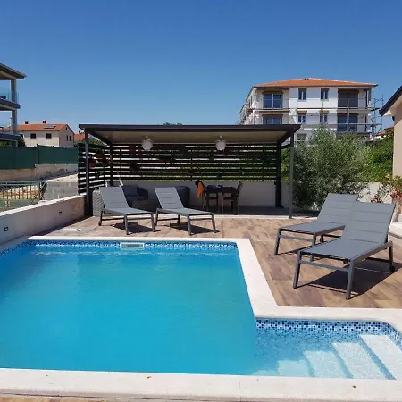 Mihaela Deluxe Villa