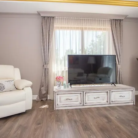 Mihaela Deluxe *