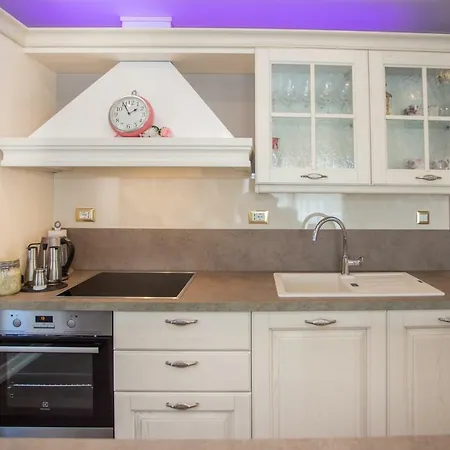 Mihaela Deluxe Villa *